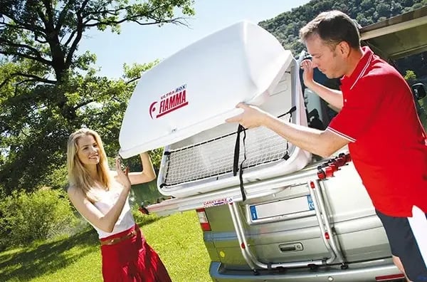 coffre-arrière-camping-car