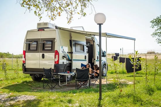 enfants_fourgon_camping