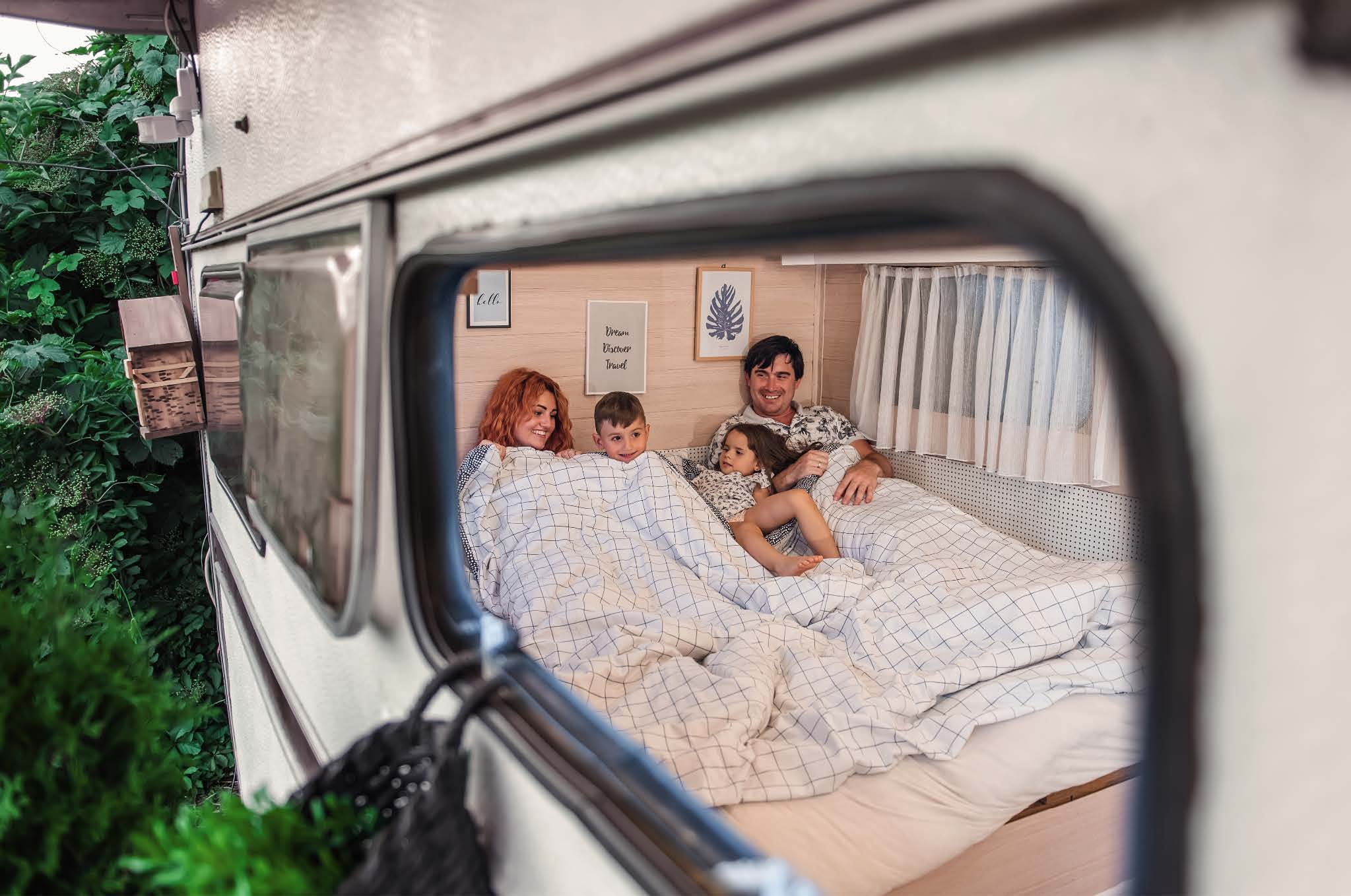 famille_lit_caravane