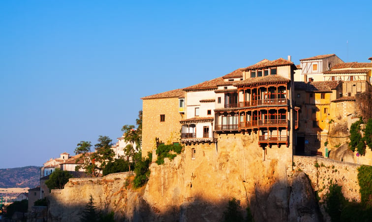 morning-view-hanging-houses-cuenca